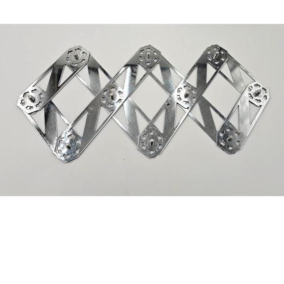 Vintage Mid Century Silver tone / Chrome Expandable Accordion Gear Trivet  1950s - Picture 4 of 6